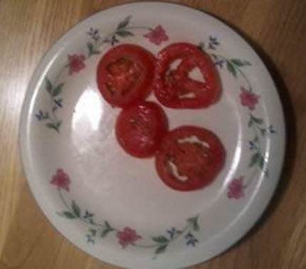 Roma tomato slices